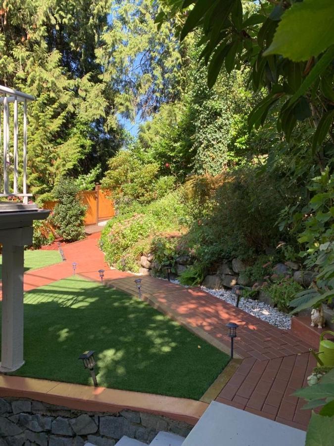 Beautiful Modern Suite North Vancouver Exterior foto